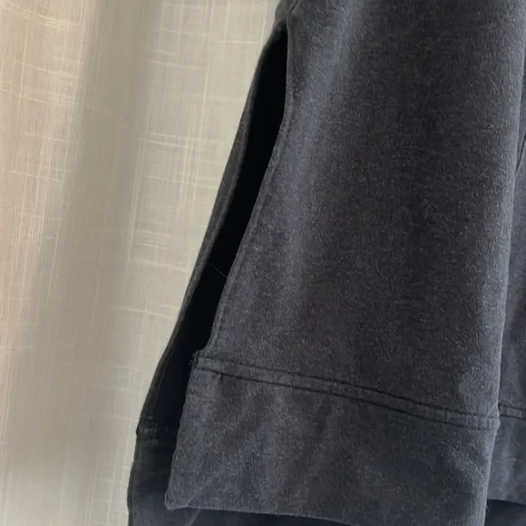 Lululemon Cut Above Tee/Sweatshirt sz 8 - Picture 5 of 5